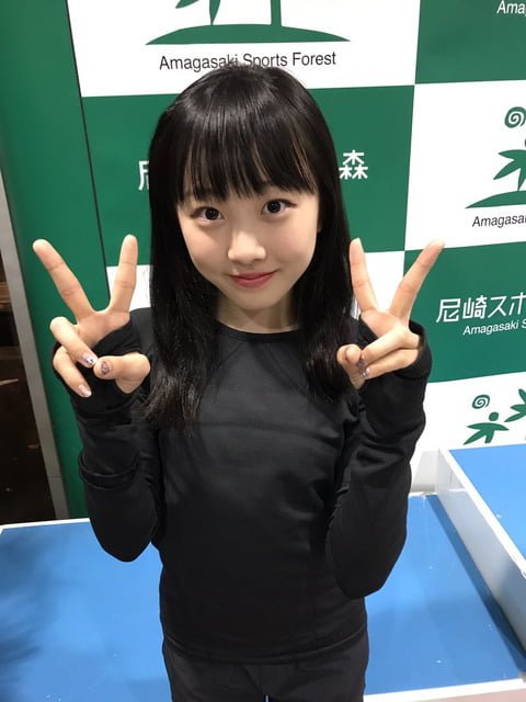 【悲報】本田望結ちゃん（13）の身体、ペタンコすぎて色気ゼロwwwww（※画像あり）