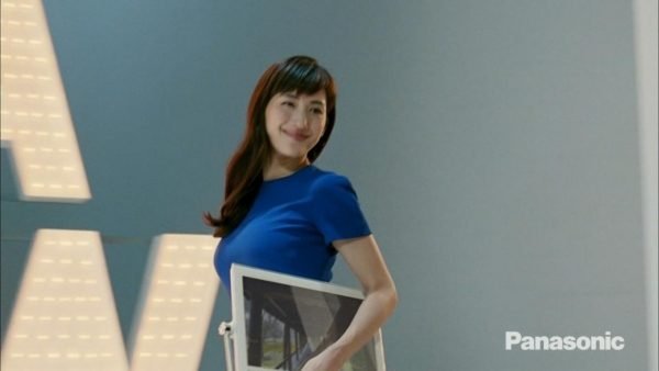 【GIF画像】綾瀬はるかのお●ぱいブルンブルン vs 上戸彩のお●ぱいバインバイン