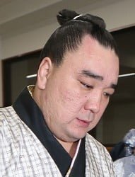 【速報】 白鵬が証言　日馬の暴行問題「ビール瓶では殴ってない」