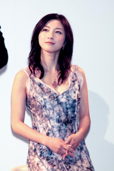 【朗報】広末涼子(37)のお●ぱいってEカップだったのかよｗｗｗｗｗｗｗｗｗｗｗｗ