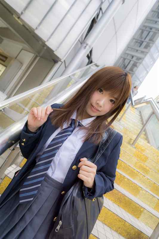 学校をサボるかわいすぎる女子高生が発見されるｗｗｗ（画像）