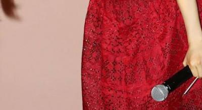 【画像】土屋太鳳(Eカップ)、舞台挨拶でドスケベな谷間を見せつけてしまうｗｗｗｗｗｗｗｗ