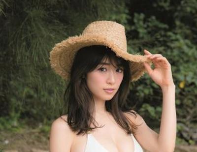 【最新画像】泉里香の豊満バストがガチでデカすぎる！くびれも凄い！