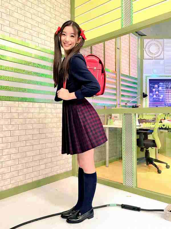 足立梨花、女子小学生のコスプレをしてしまうｗｗ（画像）