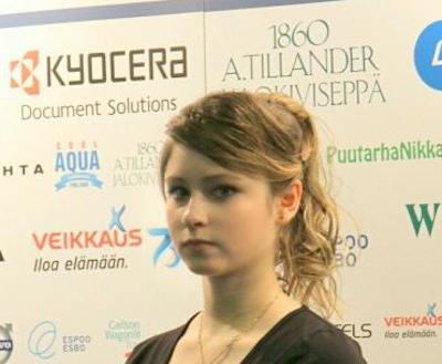 【画像】このリプニツカヤたんのお●ぱいシコリティたけえええええええええええええええ