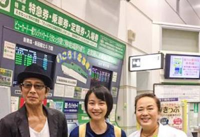 【画像】リュック背負った能年玲奈の「強調お●ぱい」がたまんねえええええええええええ