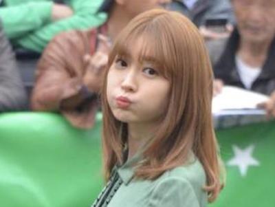 【画像】小嶋陽菜の最新ボディのシコリティが高すぎるｗｗｗｗｗｗｗｗｗｗｗｗｗ