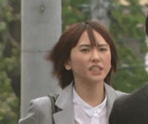 【GIF画像】新垣結衣、ドラマの走るシーンでお●ぱいをボヨンボヨンさせてしまうｗｗｗｗｗｗｗ