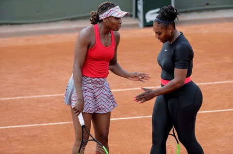 【画像】 女子テニス選手「セリーナ・ウィリアムズのウエアおかしいだろ。ルール守れないなら裸でやれ｣