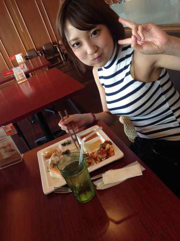 ノースリーブニットとかいう最高にセクシーな衣装ｗｗｗ（画像）