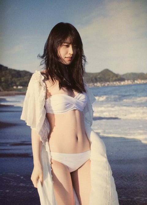 川栄の水着姿の腹えちえちでワロタwwuwwuwwuwwuwwuww （※画像あり）