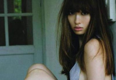 【画像】 小 嶋 陽 菜 の 超 エ ッ チ な 画 像 ！！！！！