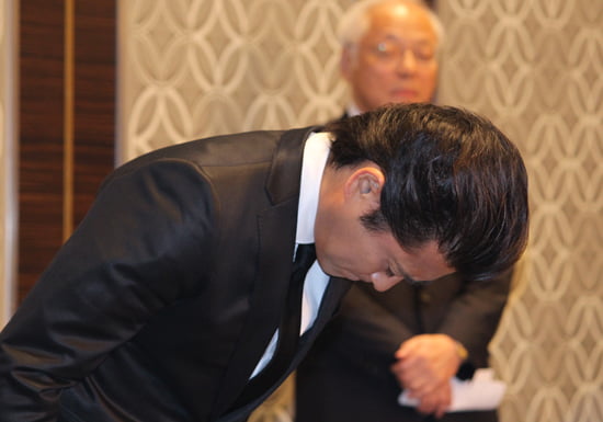 【驚愕】山口達也事件と17年前の稲垣吾郎逮捕、報道姿勢が激変した裏事情がヤベええええええええええええ