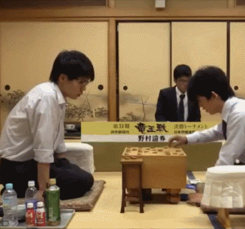 【悲報】藤井聡太の反則シーンが晒されてしまうｗｗｗｗｗｗｗ （※gif画像あり）