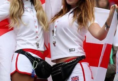 【画像】W杯ロシア大会の美女サポーターたちのお●ぱいがすげえええええええええええええ