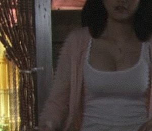 【GIF画像】爆乳なのにピッチピチのTシャツ着てる美女で抜きたいヤツはちょっと来い！