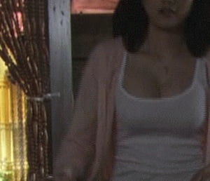 【GIF画像】爆乳なのにピッチピチのTシャツ着てる美女で抜きたいヤツはちょっと来い！