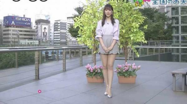 ミニスカすぎるお天気お姉さんが発見されるｗｗｗこれはセクシーｗｗｗ（画像）