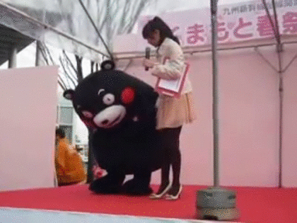 【悲報】くまモンの中の人、調子に乗り出すwwwww（※gif画像あり）
