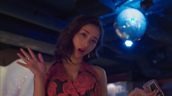 【最新画像】石原さとみ、セクシー衣装で谷間披露！！！！【高嶺の花 #02】