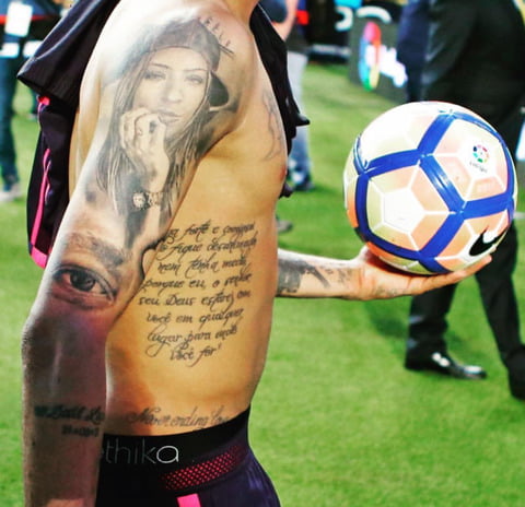 【画像】ネイマールが体中に彫ったタトゥーすごいなｗｗｗｗｗｗｗｗｗｗ