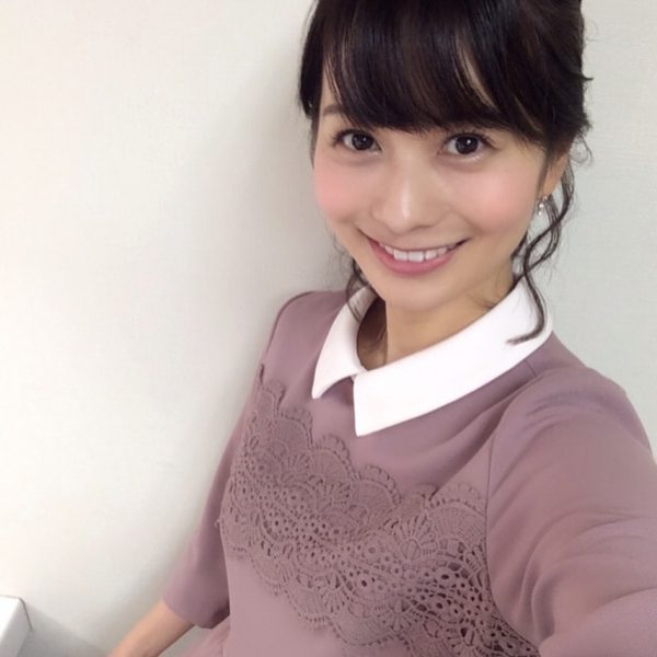 【GIF画像】高見侑里とかいう胸チラ放送事故界のレジェンドｗｗｗｗｗｗｗｗｗｗｗｗ