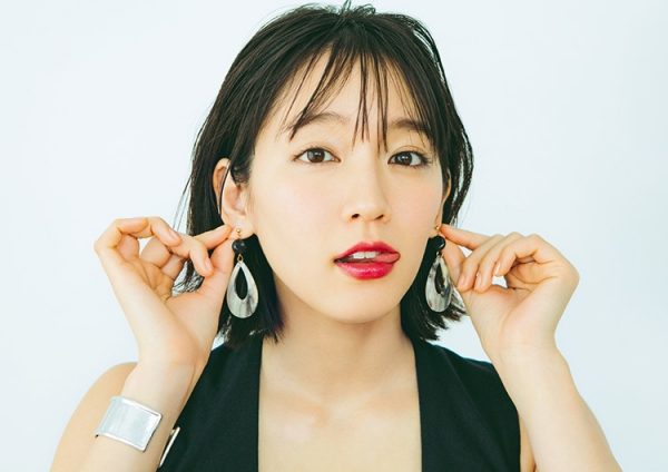 【GIF画像】吉岡里帆の水着乳揺れGIFのエ□さがガチでハンパねええええええええええええ