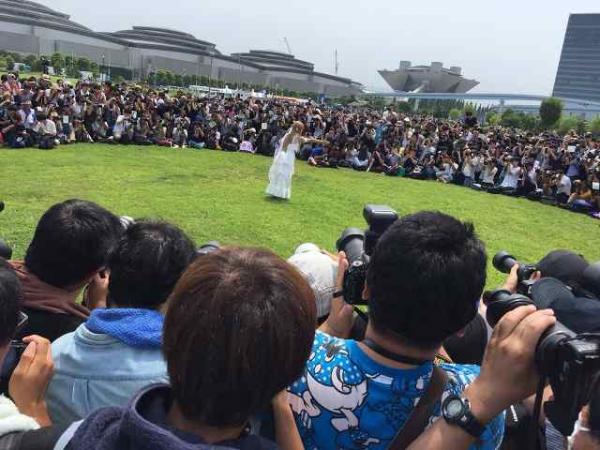 カメラマンに囲まれまくるカリスマコスプレイヤーのえなこさんｗｗｗすごいｗｗ（画像）