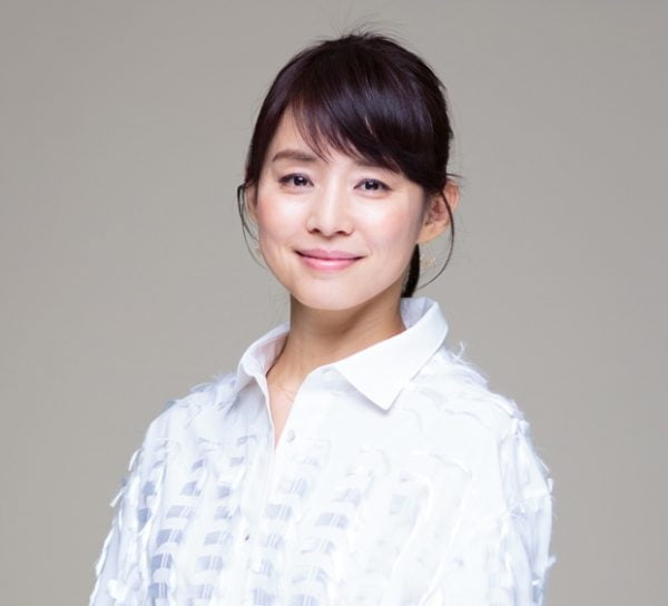 【朗報】石田ゆり子(48)、超美乳だった！！！！！