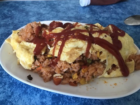 【画像】女子「俺くん♪オムライス作ったから食べて♡」→どれなら付き合う？