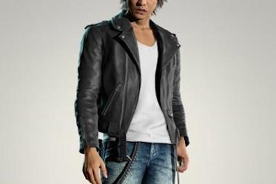 【画像】キムタクさん、ゲームの主人公になり理想体型に修正されるも無慈悲な現実を晒してしまう…