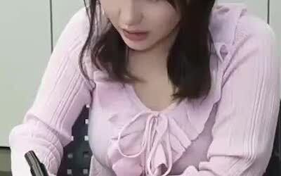 【最新動画】田中美久さん(24)、自分でお●ぱいを持ち上げ「大きいで～す！」とアピールしてしまう！