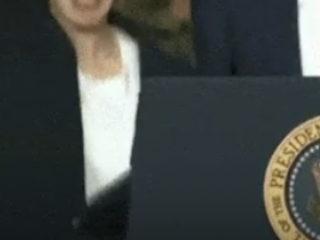 【動画】高1女子、DTに抱きつきお●ぱいをブルンブルン揺らしてしまう！